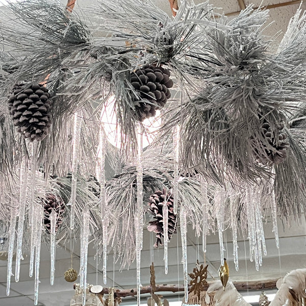 Icicle Wreath Pendant Light